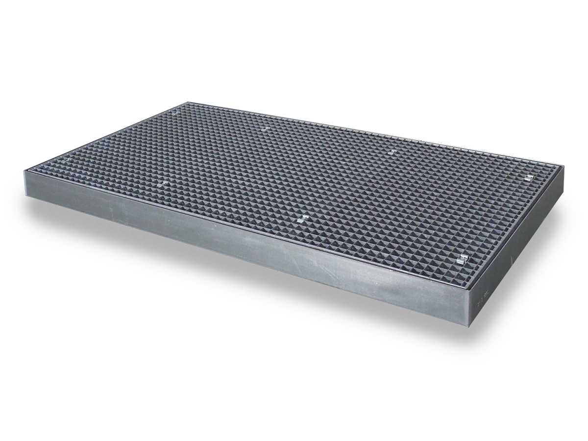 Auffangwanne aus verzinktem Stahl (2 x 1 m) mit Gitterrost, ideal für Leckageschutz.