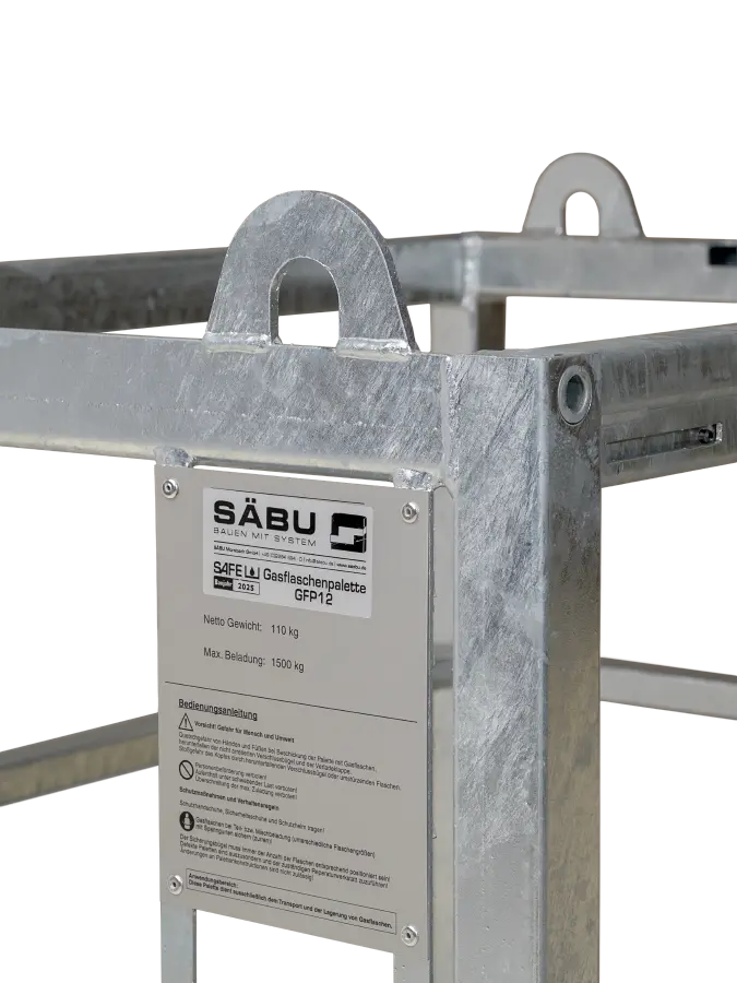 Nahaufnahme der oberen Rahmenkonstruktion mit Kranösen.