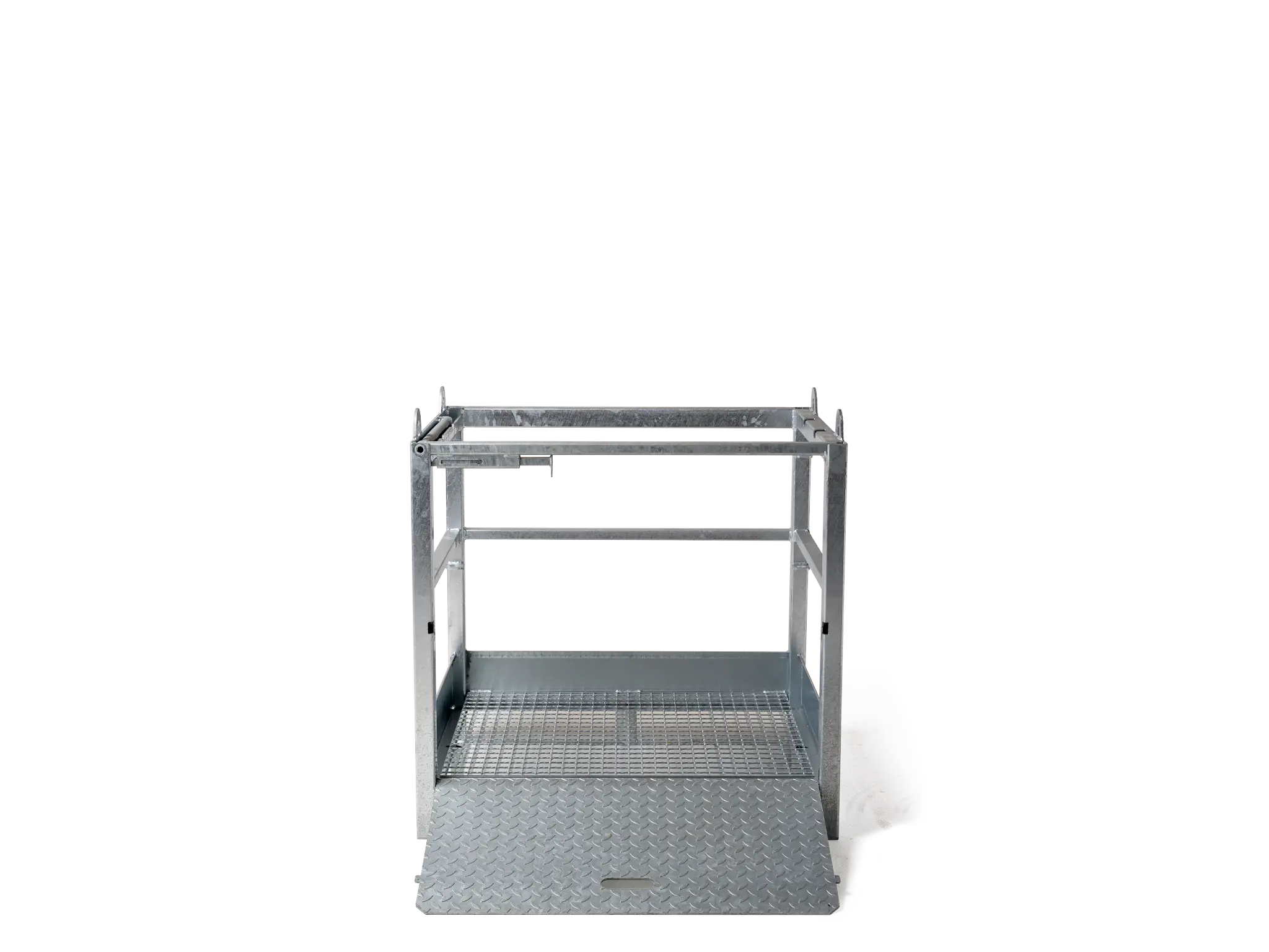 Gasflaschenpalette mit geöffnetem Auffahrblech und rutschfestem Gitterrost in Frontansicht.
